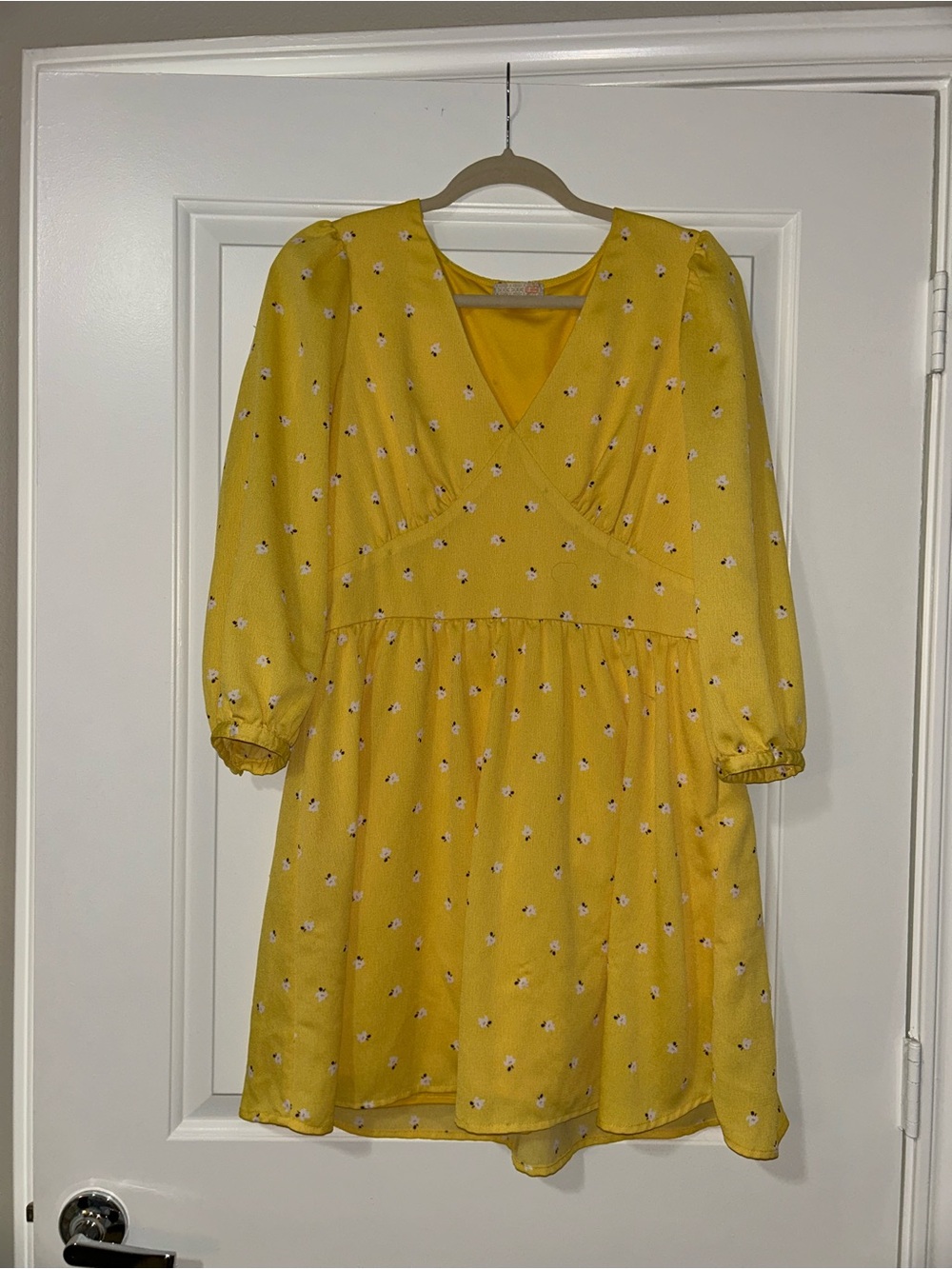 Gianni Bini Yellow Floral V-Neck Dress